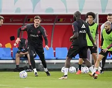 关于德甲今晨再迎强敌；国际米兰外线爆发；主帅态度——质疑声仍在；高层口径保持一致的信息